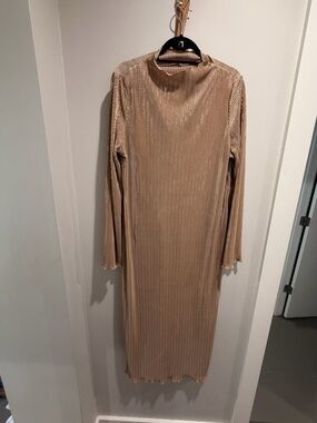 Never Fully Dressed Champagne Metallic Ribbed Long-Sleeve Midi Dress